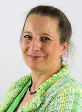 Dipl. Ökonomin Eva Tanczos Dipl. Ökonomin Eva Tanczos